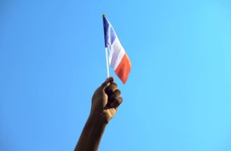 Франция удерживает €18 миллиардов российских активов, нуждающихся в Украине, - Financial Times