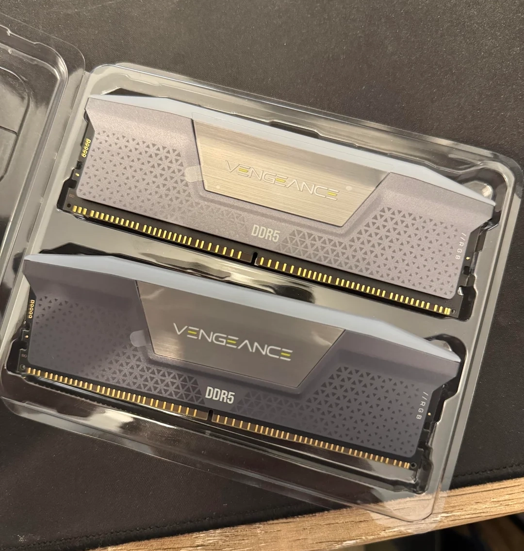 Пользователи вместо Corsair DDR5 96 ГБ за 00 получили декоративные модули за  — количество подобных случаев растет