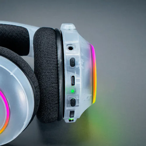 Razer следует тенденции прозрачных устройств: анонсирована серия аксессуаров Phantom White, вдохновленная стилем Apple Liquid Glass
