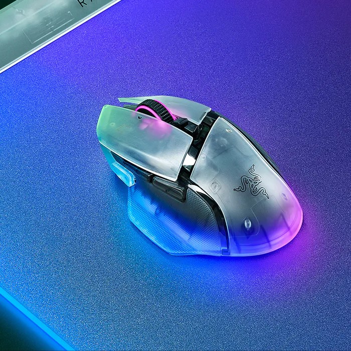 Razer следует тенденции прозрачных устройств: анонсирована серия аксессуаров Phantom White, вдохновленная стилем Apple Liquid Glass