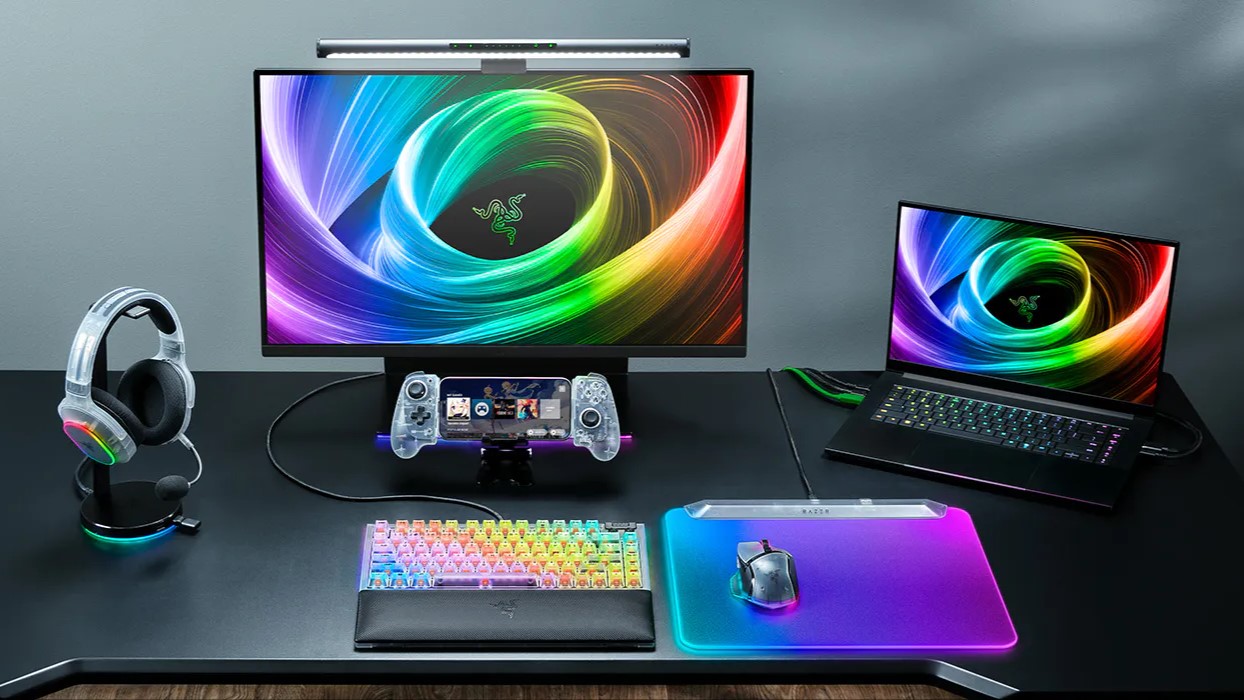 Майже Apple Liquid Glass: Razer представила напівпрозорі аксесуари Phantom White