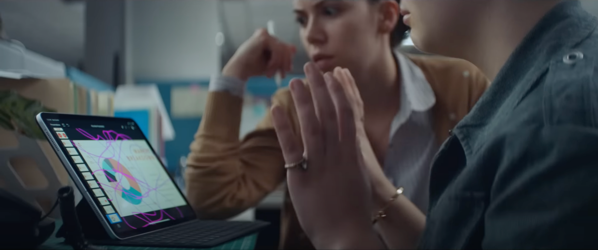 Apple at Work: реклама, сериал или шоукеис магии?